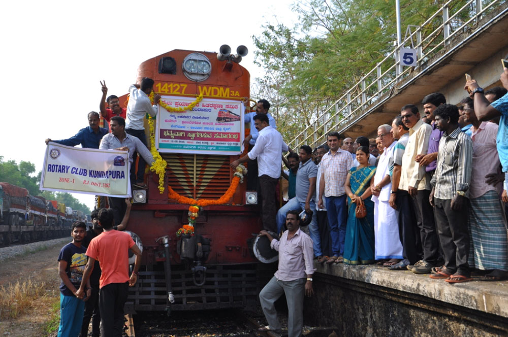 ಹೊಸ ಬೆಂಗಳೂರು-ಕಾರವಾರ ರಾತ್ರಿ ರೈಲಿಗೆ ಸ್ವಾಗತ